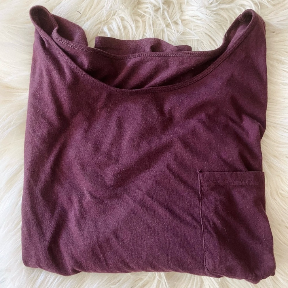 maroon long sleeve top w/ front pocket!